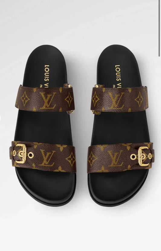 "L*" Logo Sandalen