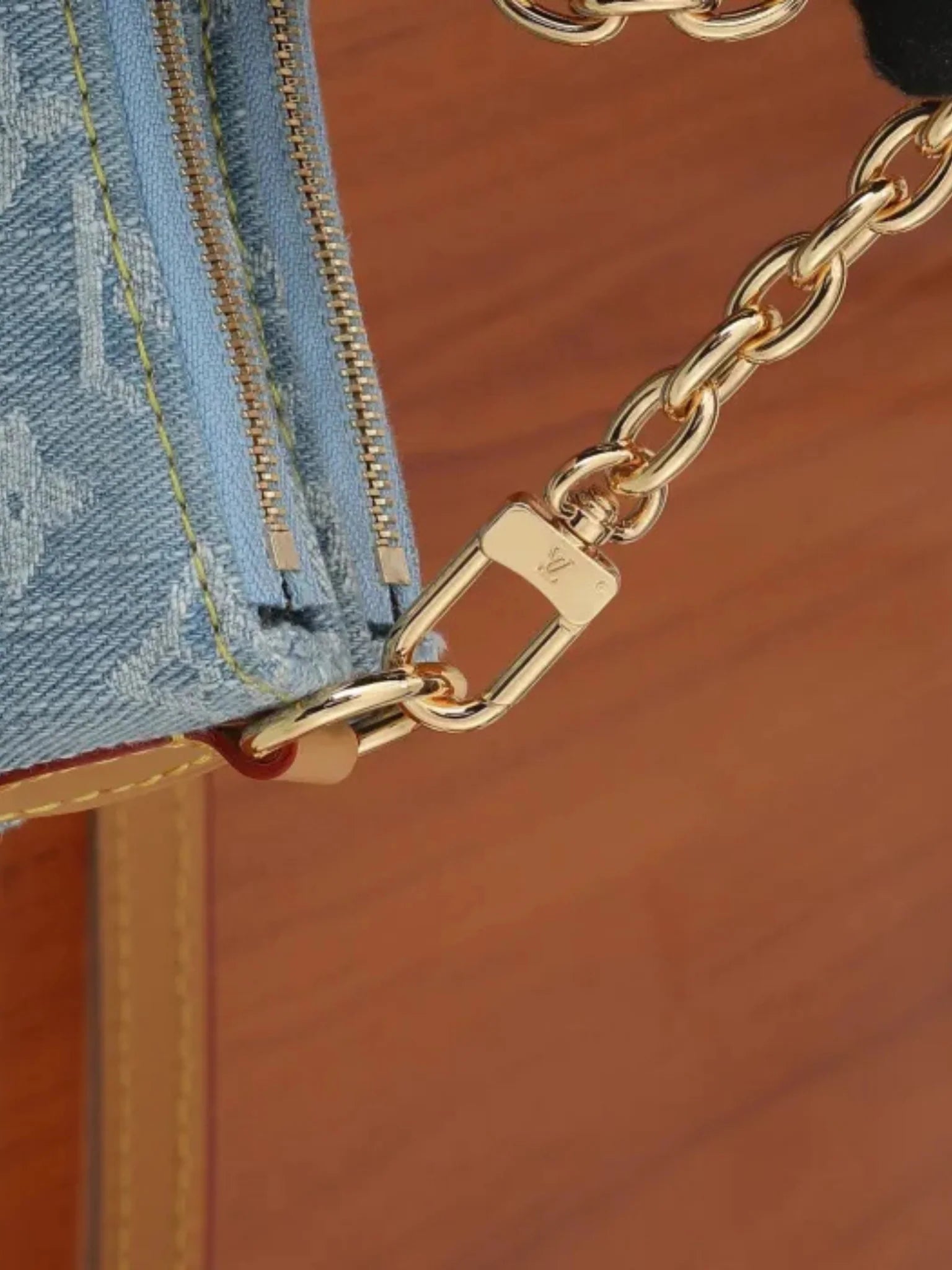 "LV" Pochette Sky Blue