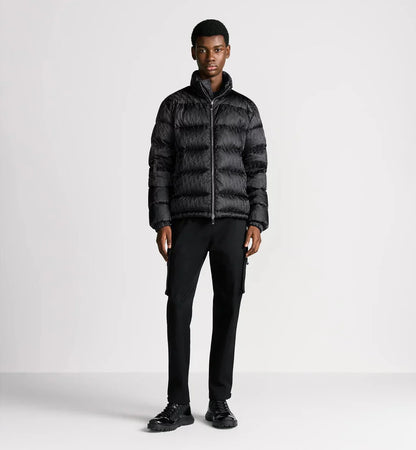 "D" Oblique Puffer Schwarz