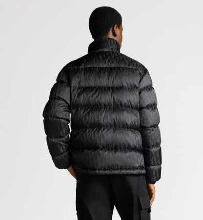 "D" Oblique Puffer Schwarz