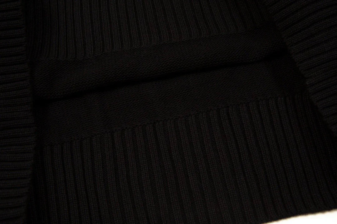"Heart" Sweater Black (UNISEX)
